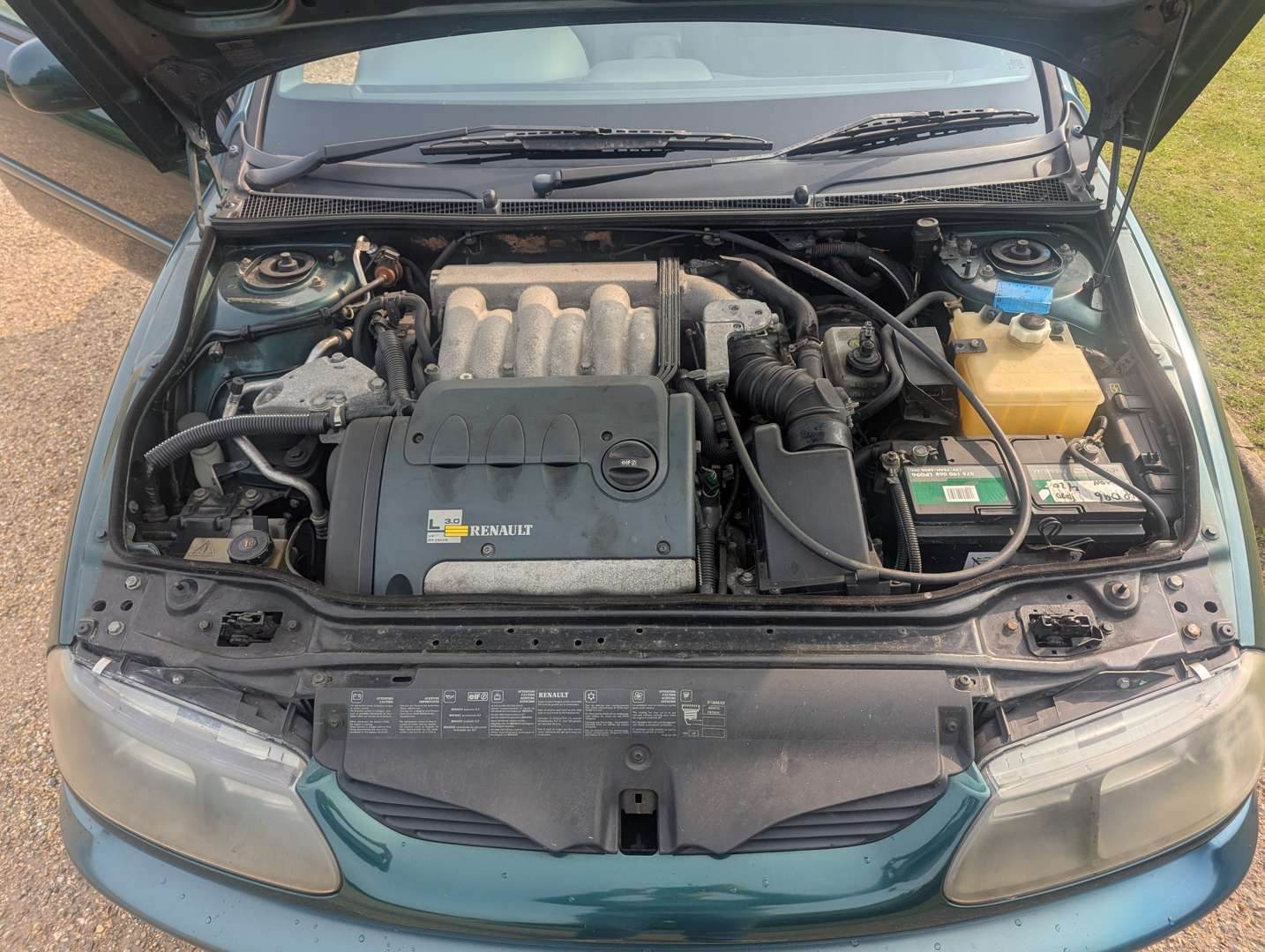 <p>1998 RENAULT LAGUNA EXECUTIVE V6 AUTO</p>