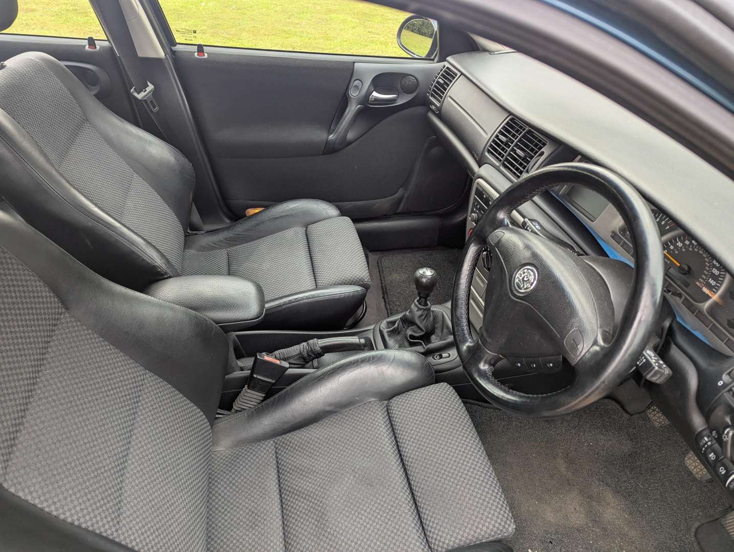 <p>2001 VAUXHALL VECTRA SRI V6</p>