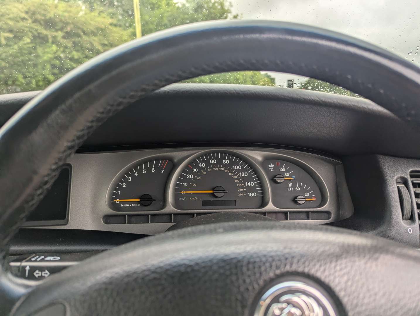 <p>2001 VAUXHALL VECTRA SRI V6</p>