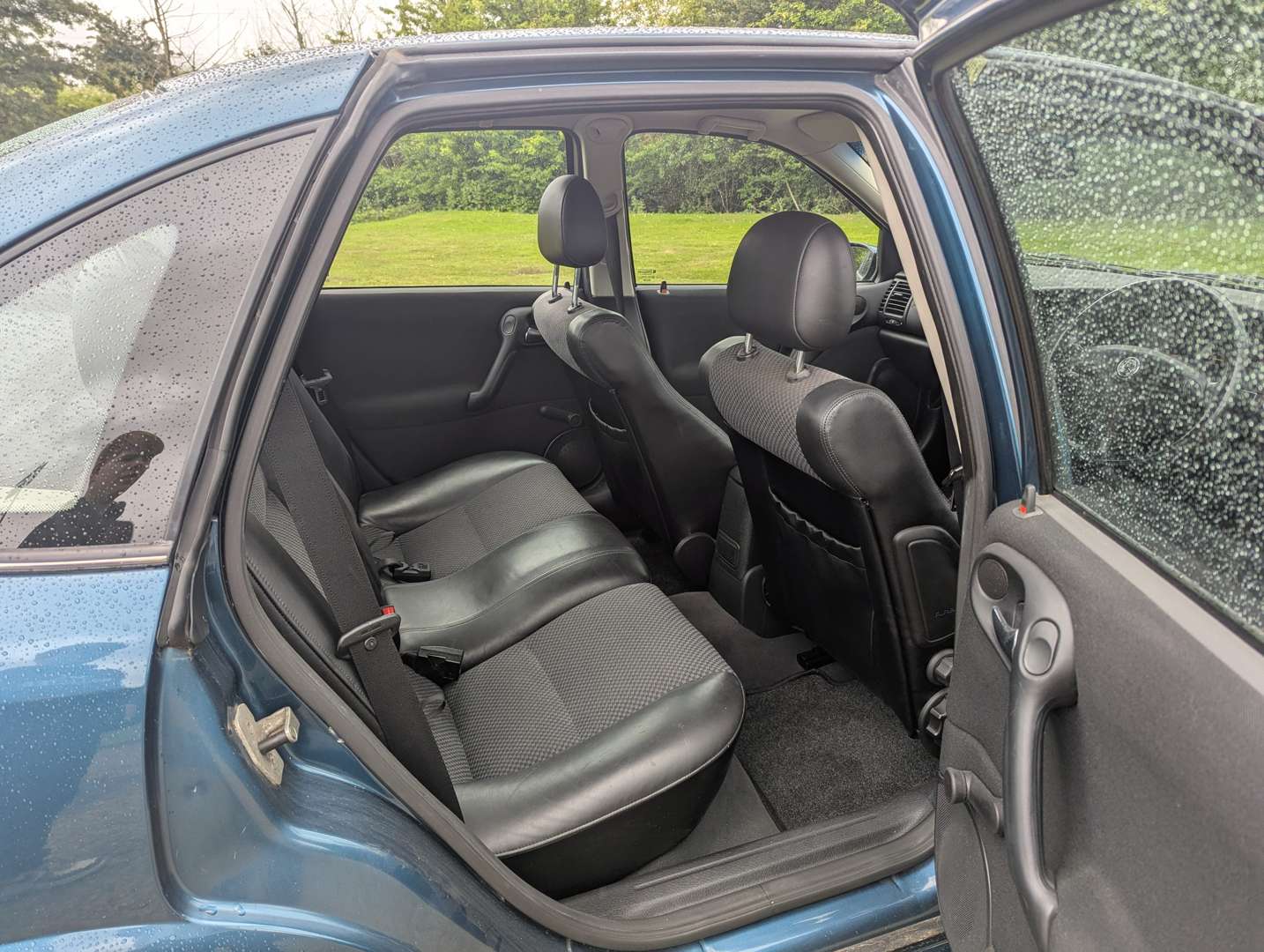 <p>2001 VAUXHALL VECTRA SRI V6</p>