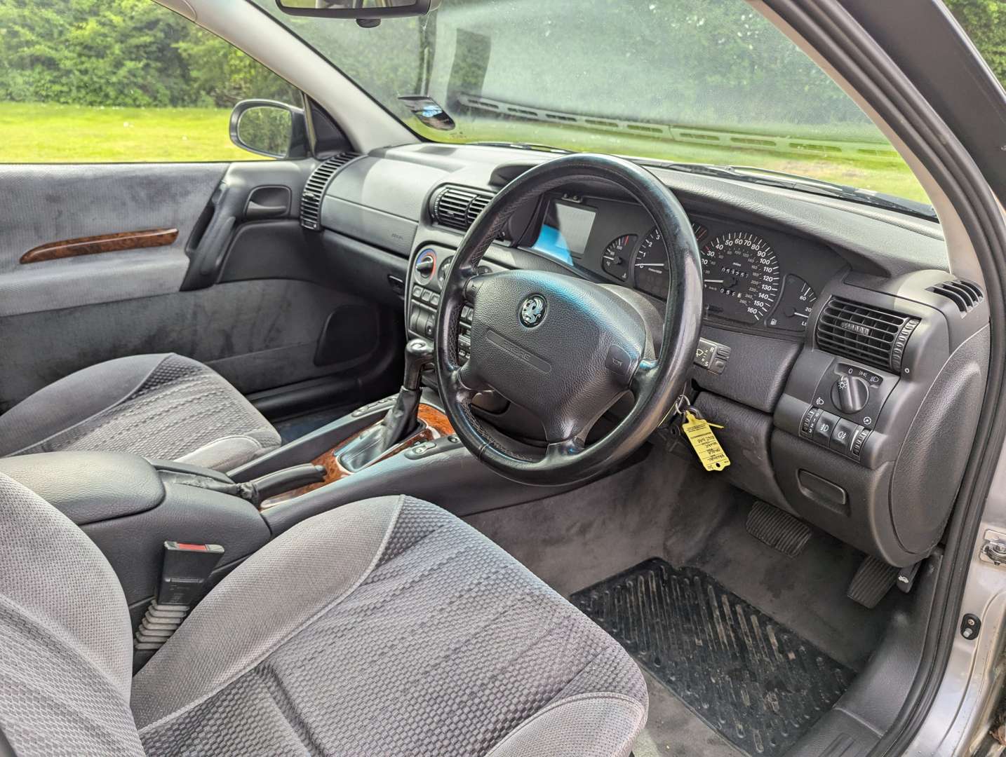 <p>1997 VAUXHALL OMEGA 2.5 V6 CD AUTO</p>