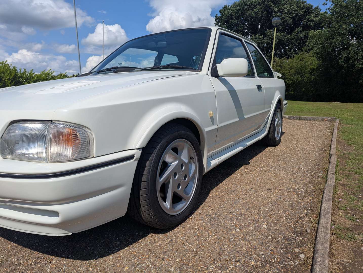 <p>1990 FORD ESCORT RS TURBO</p>
