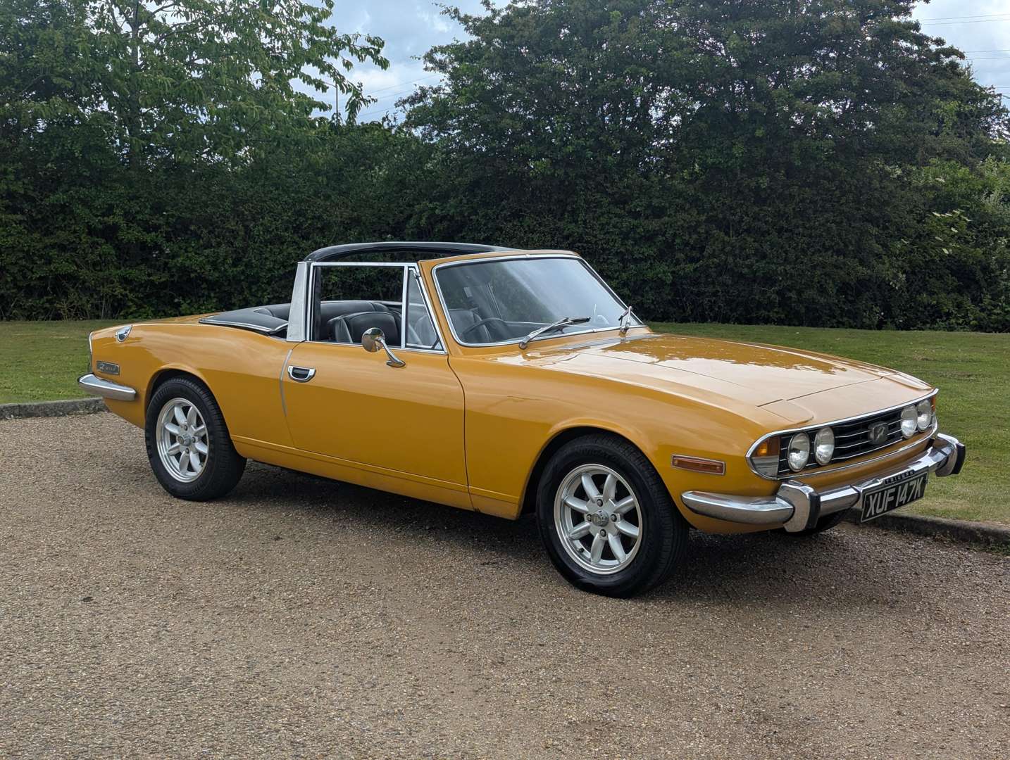 <p>1972 TRIUMPH STAG</p>