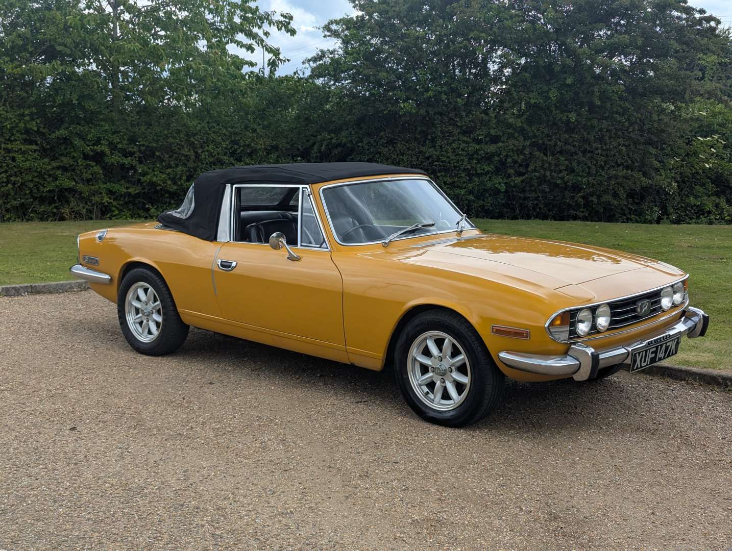 <p>1972 TRIUMPH STAG</p>