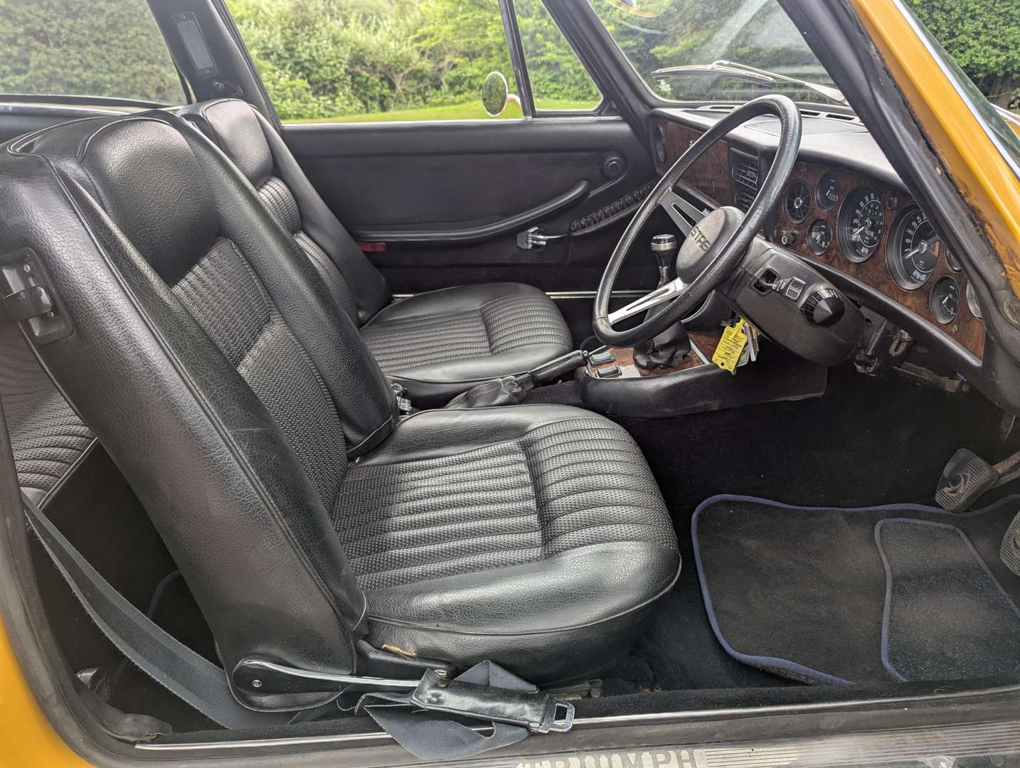 <p>1972 TRIUMPH STAG</p>