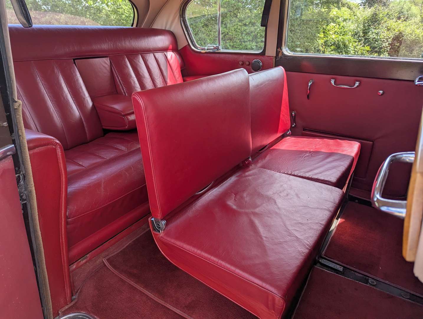 <p>1955 AUSTIN PRINCESS DM4 LIMOUSINE</p>