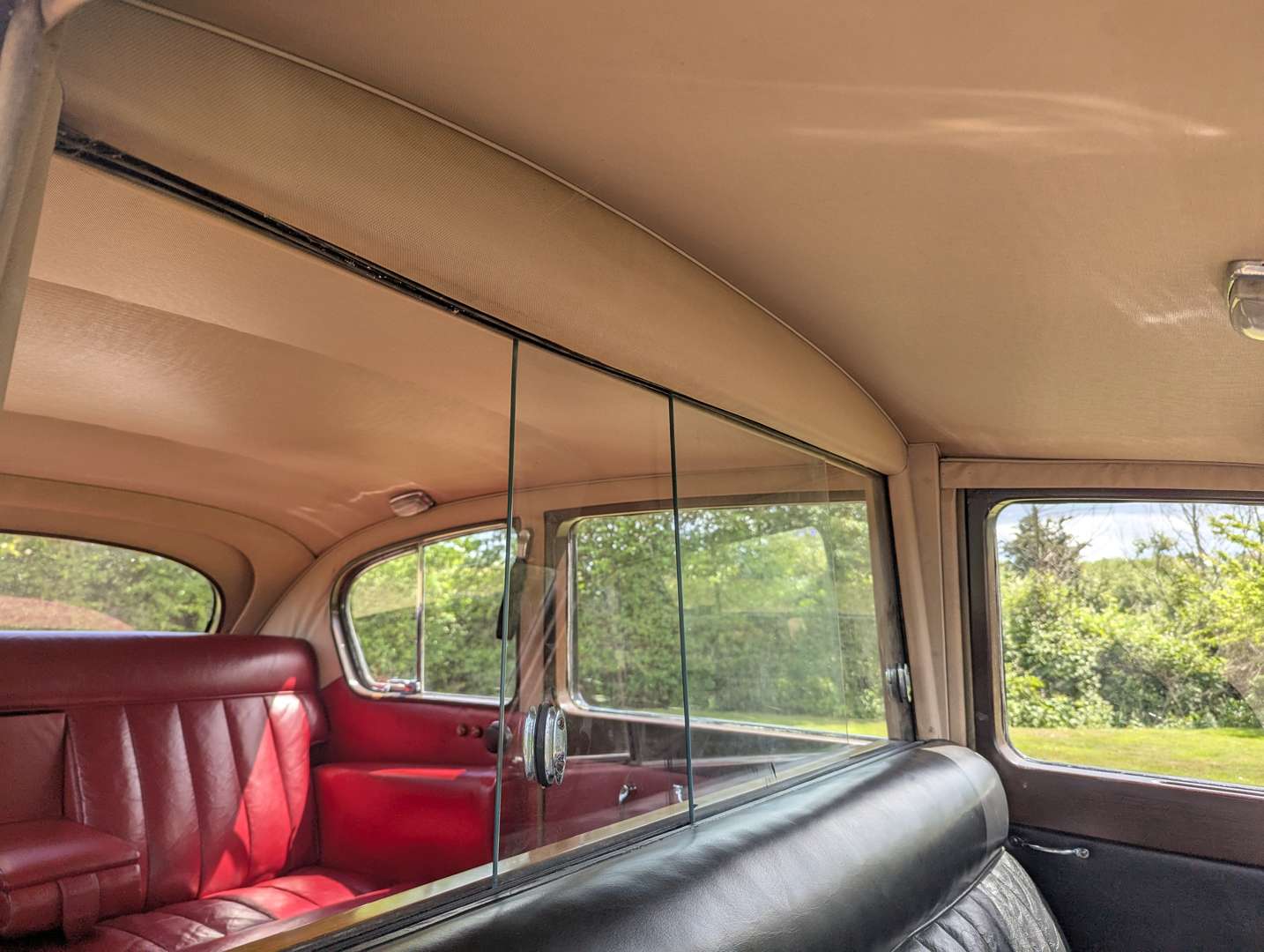 <p>1955 AUSTIN PRINCESS DM4 LIMOUSINE</p>