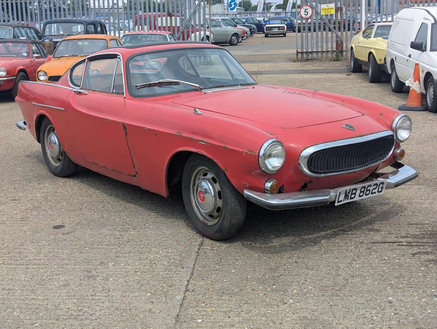 <p>1969 VOLVO P1800</p>