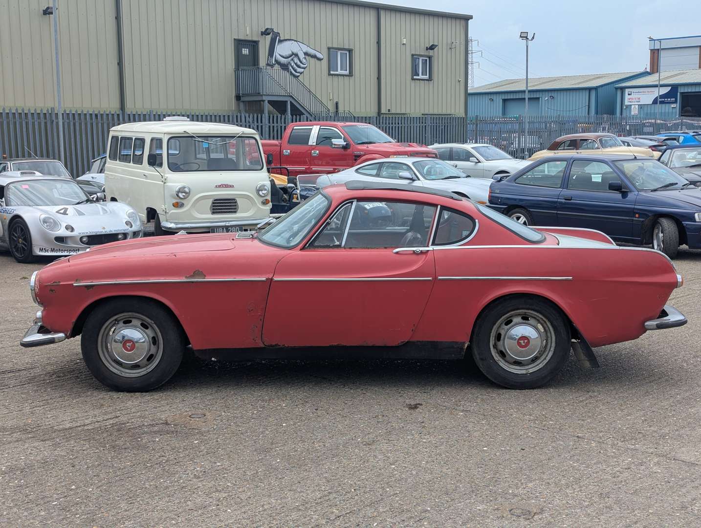<p>1969 VOLVO P1800</p>