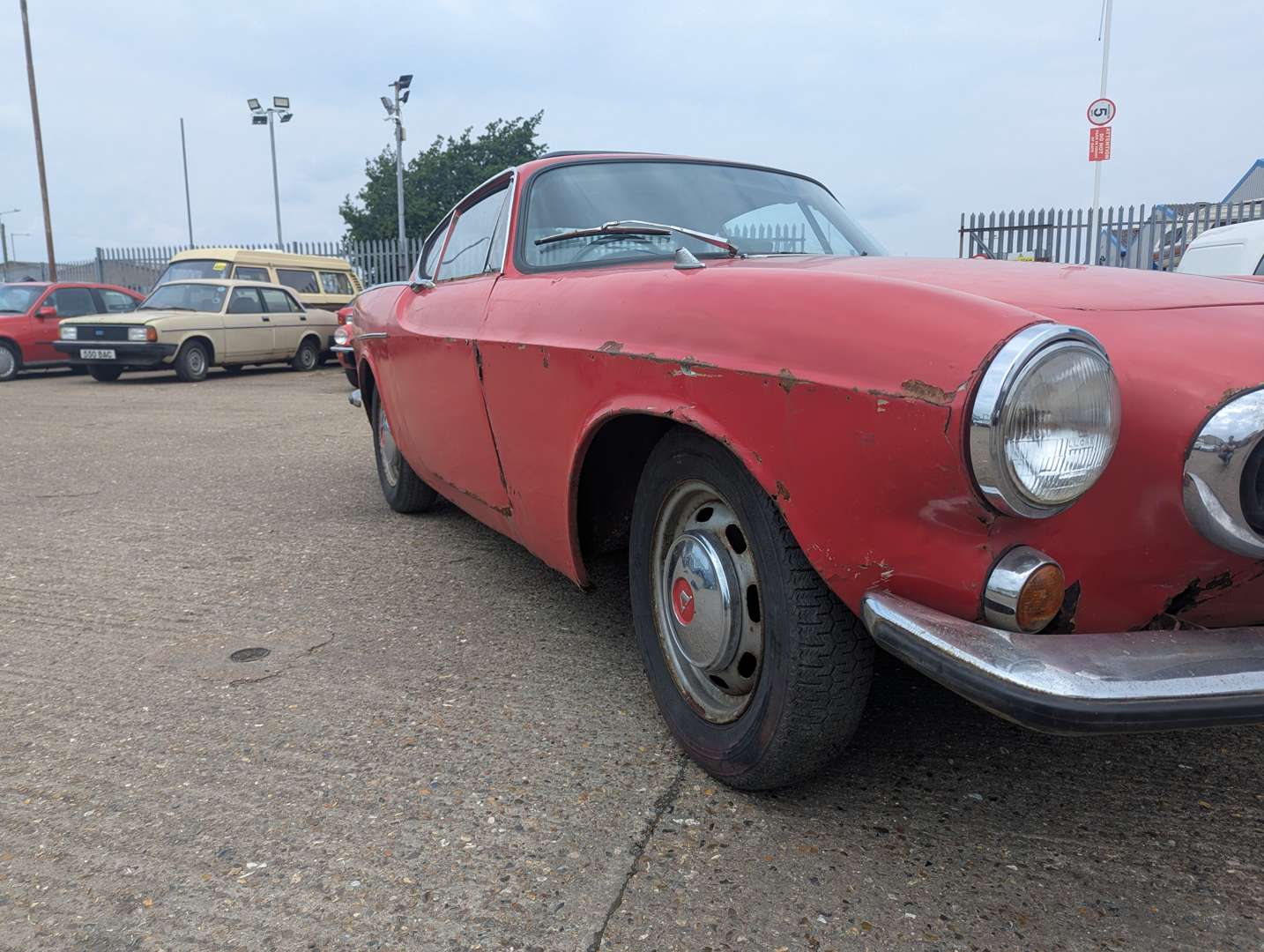<p>1969 VOLVO P1800</p>