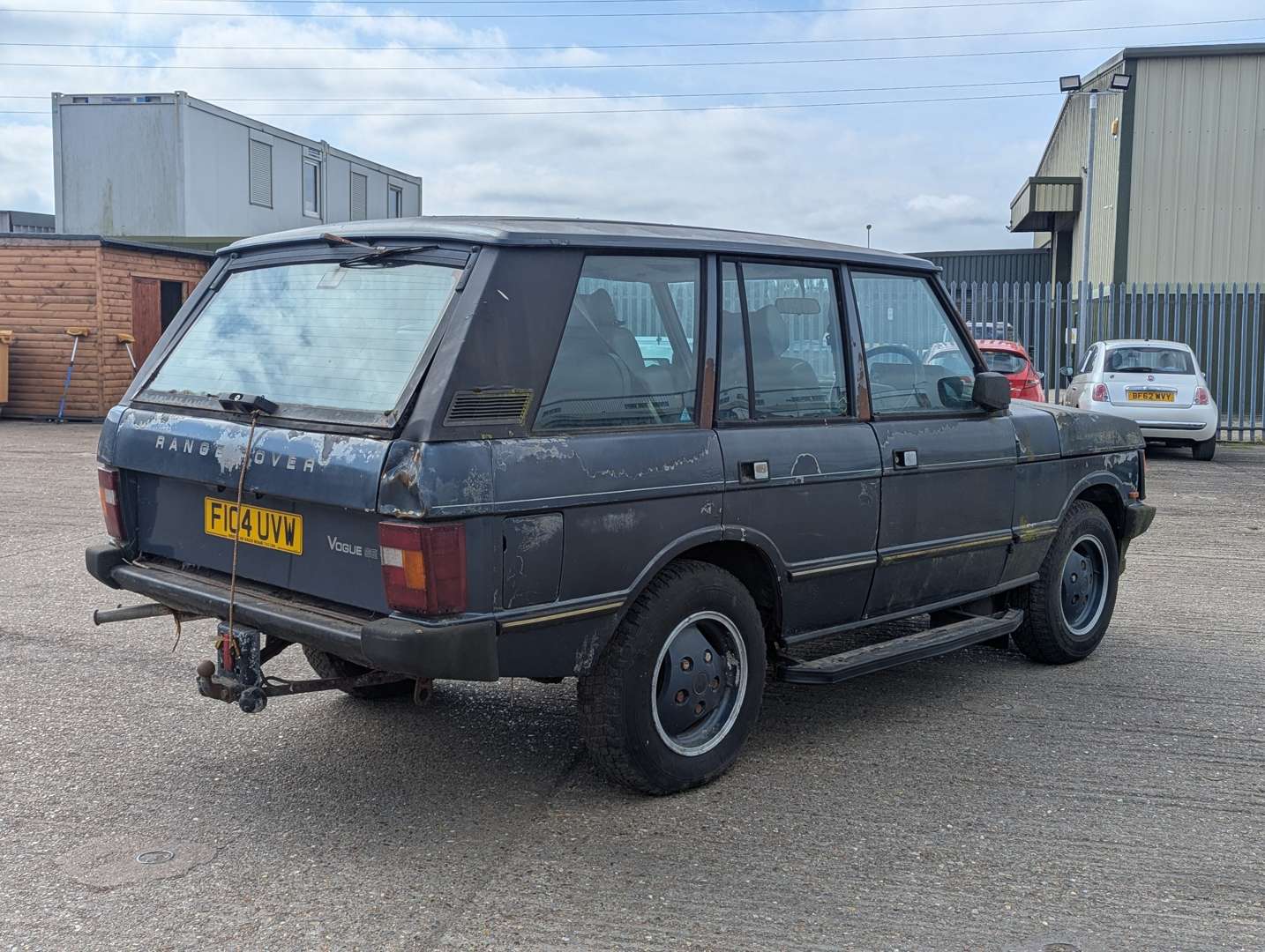 <p>1988 RANGE ROVER EFI AUTO</p>