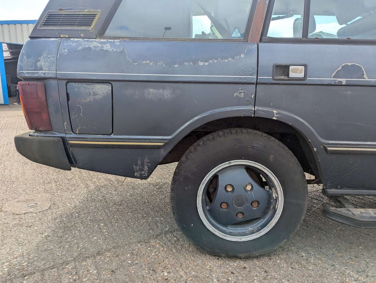 <p>1988 RANGE ROVER EFI AUTO</p>