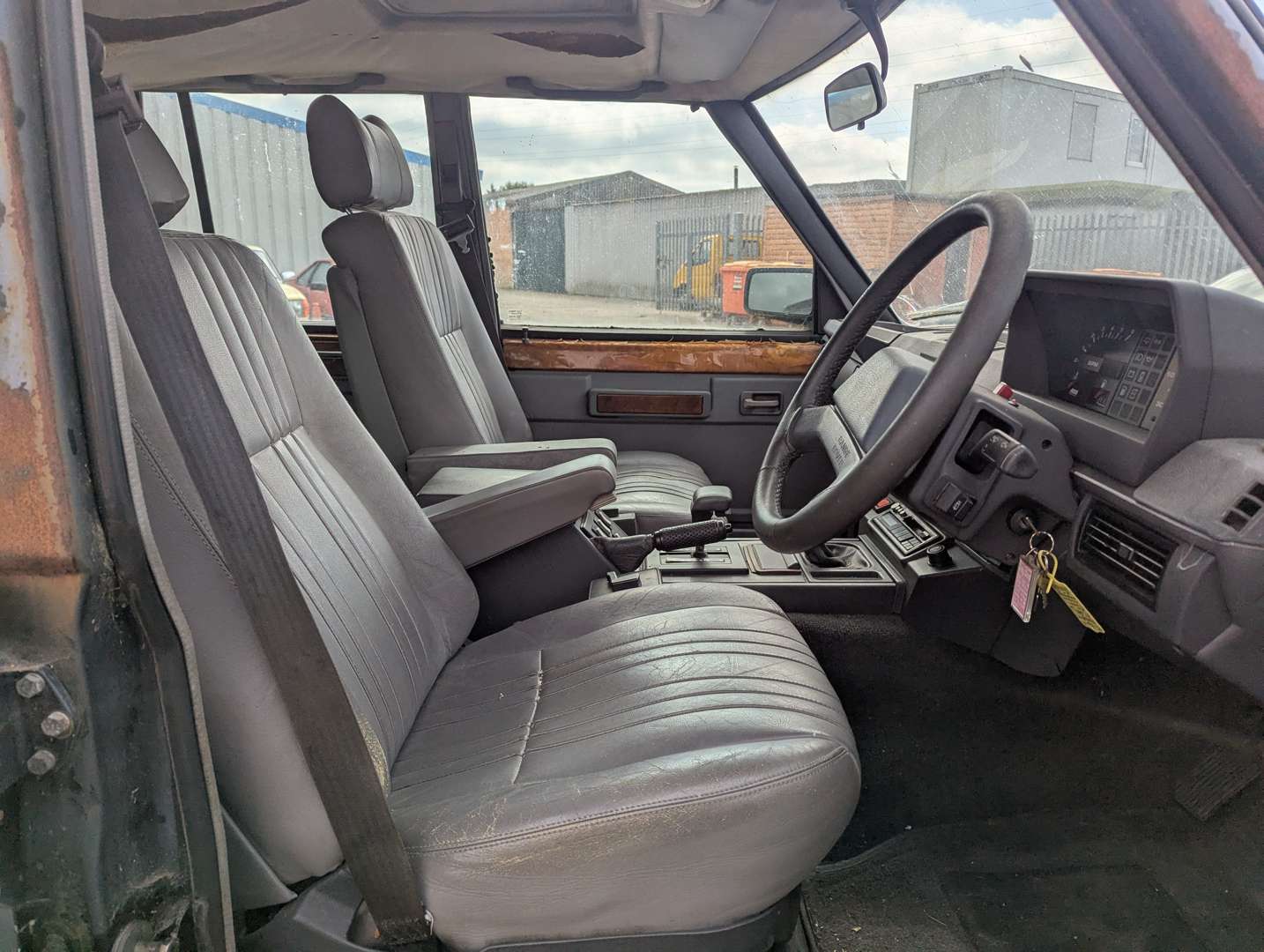 <p>1988 RANGE ROVER EFI AUTO</p>
