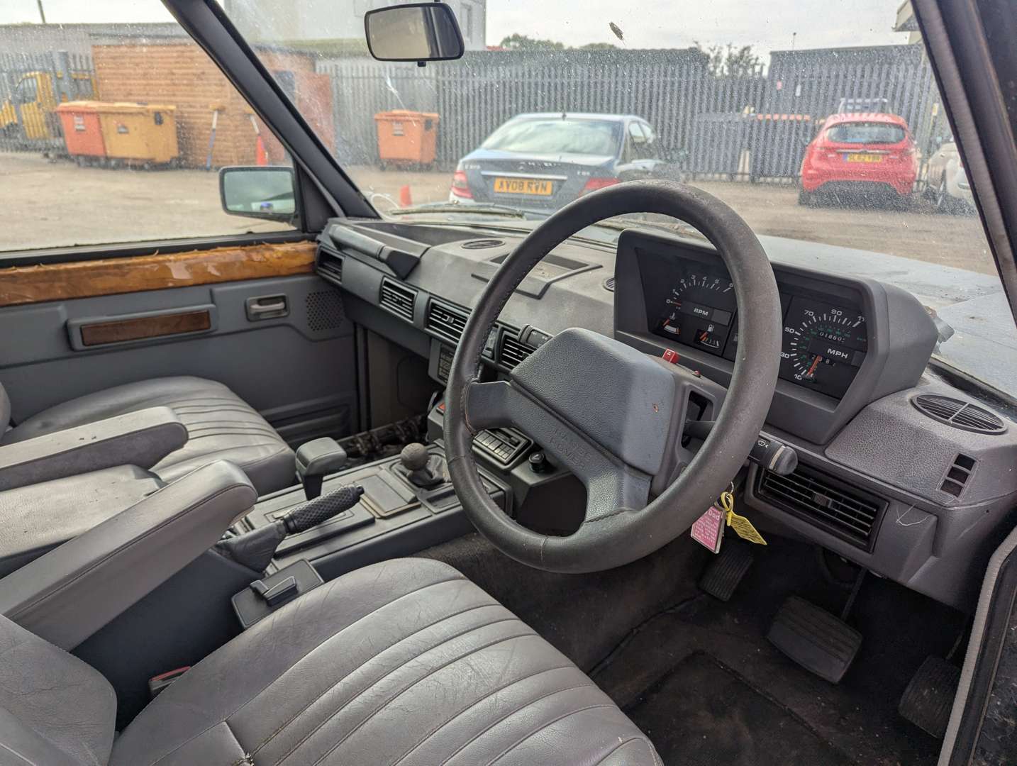 <p>1988 RANGE ROVER EFI AUTO</p>