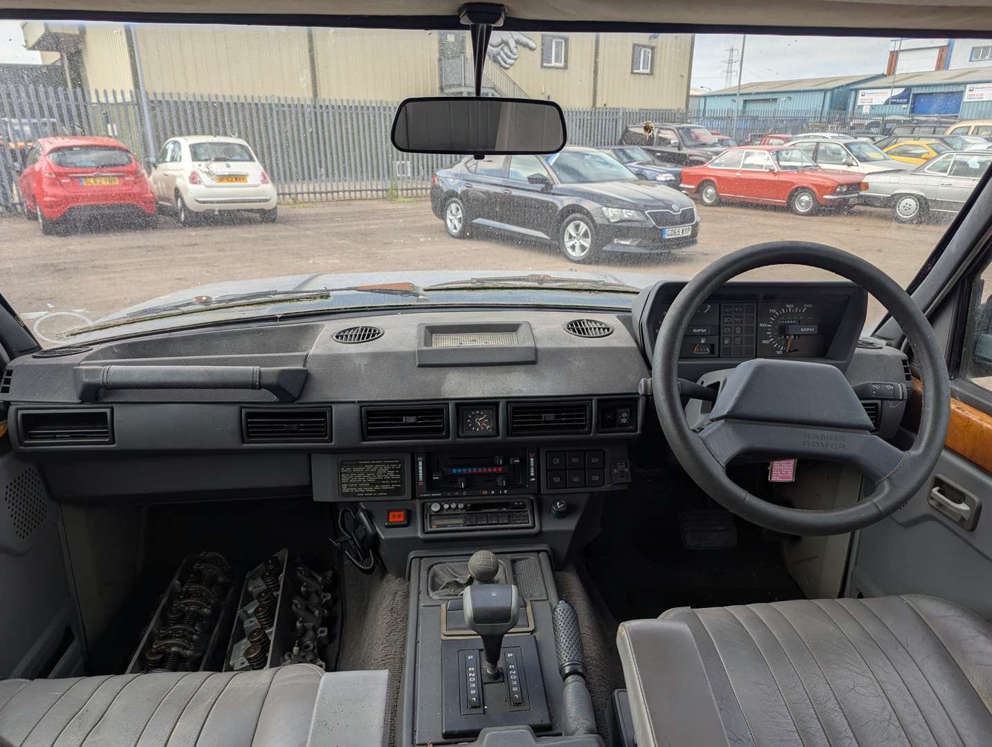 <p>1988 RANGE ROVER EFI AUTO</p>