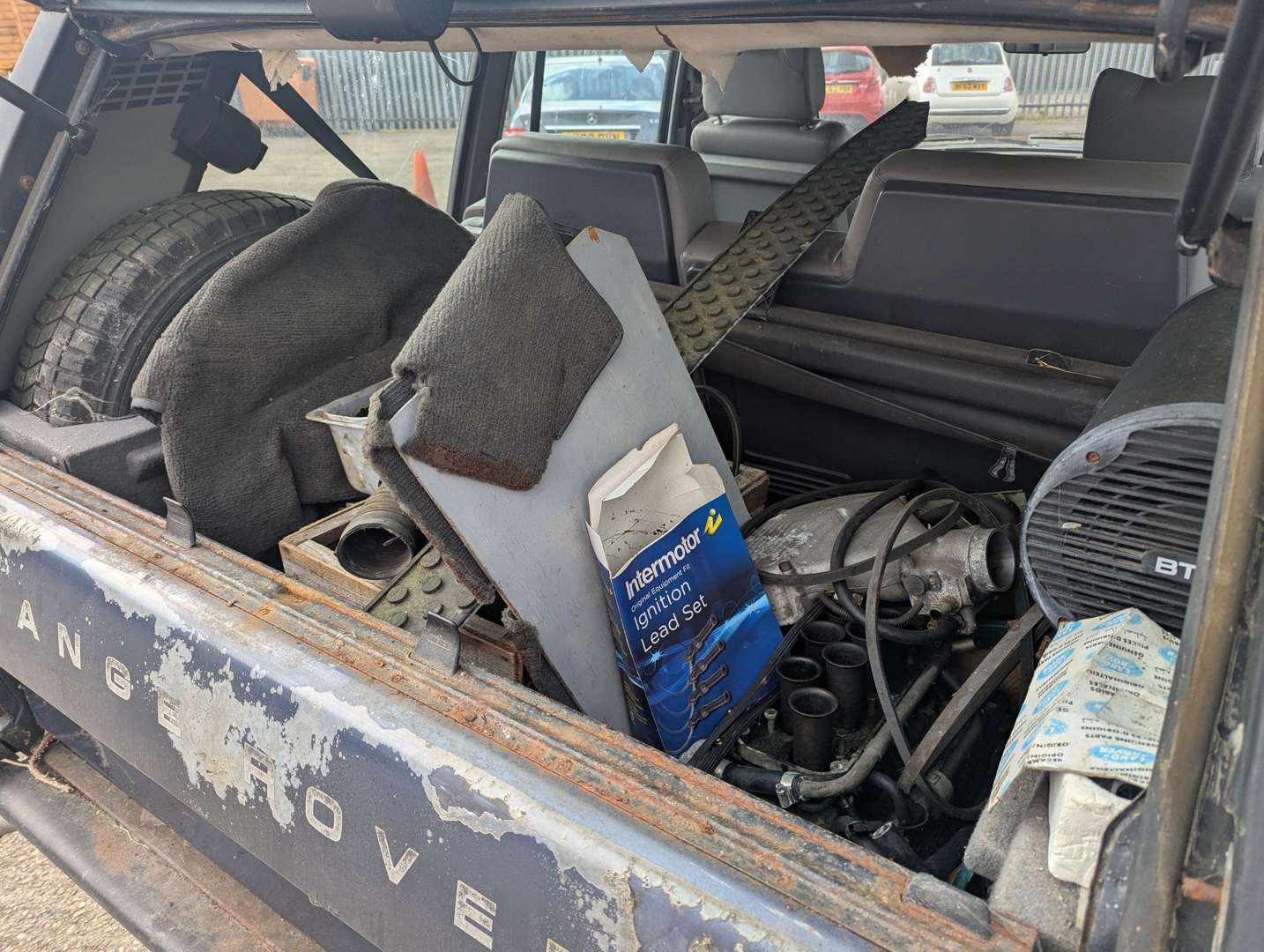 <p>1988 RANGE ROVER EFI AUTO</p>