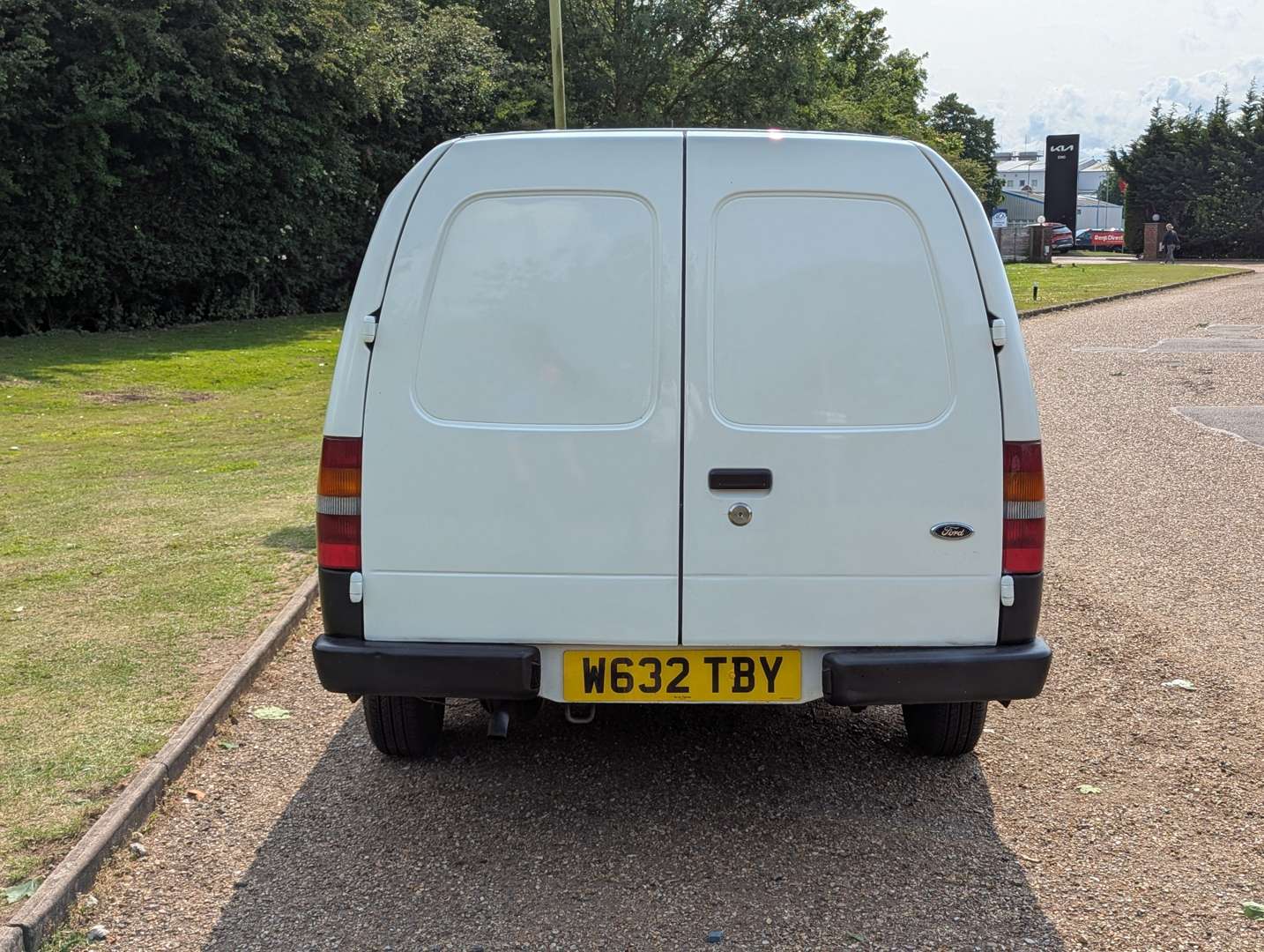 <p>2000 FORD ESCORT 55 D VAN</p>
