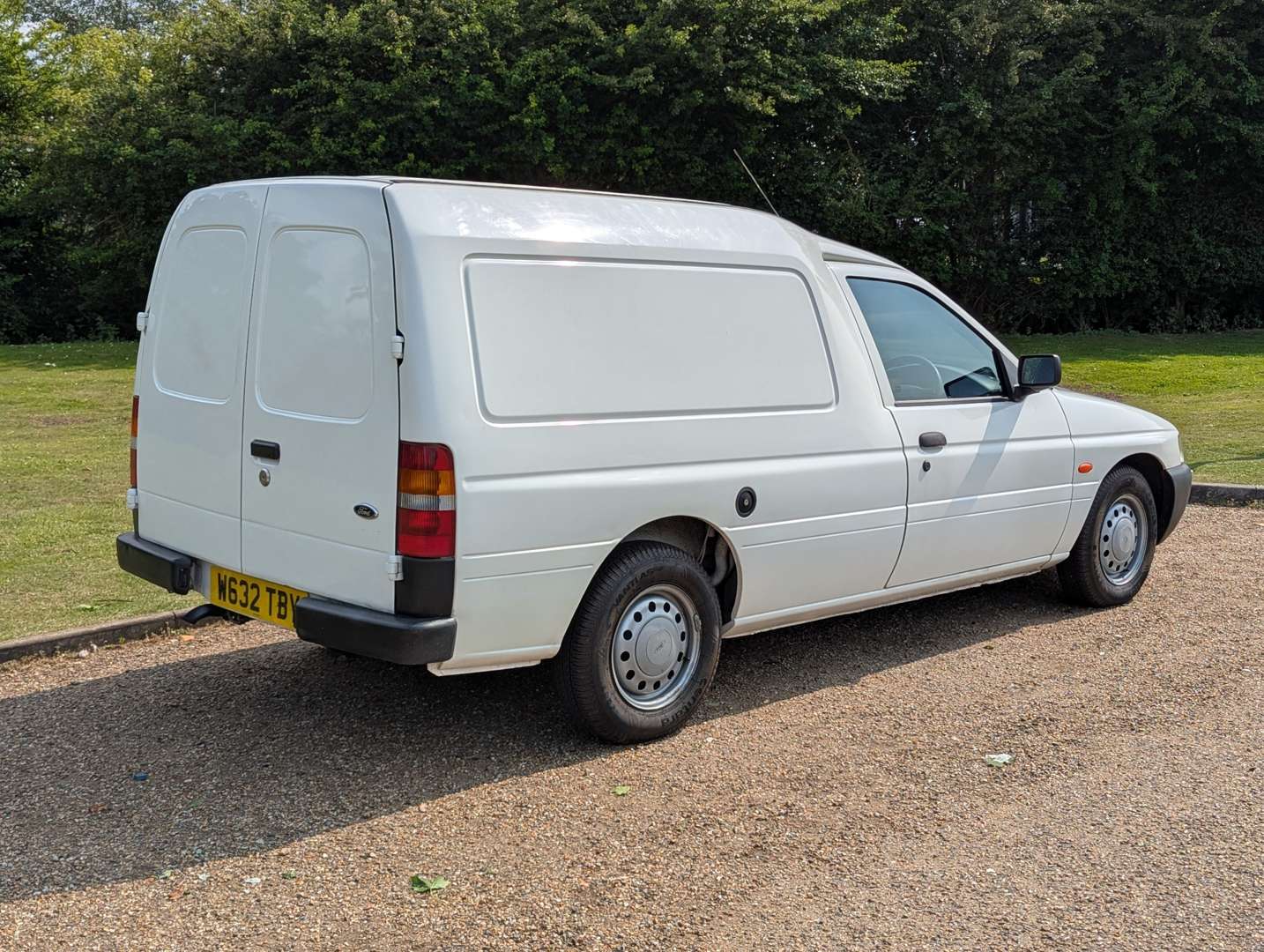 <p>2000 FORD ESCORT 55 D VAN</p>