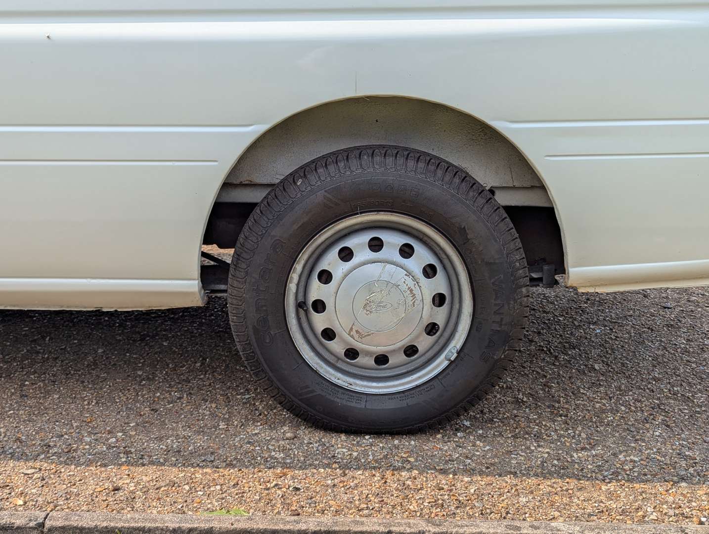 <p>2000 FORD ESCORT 55 D VAN</p>
