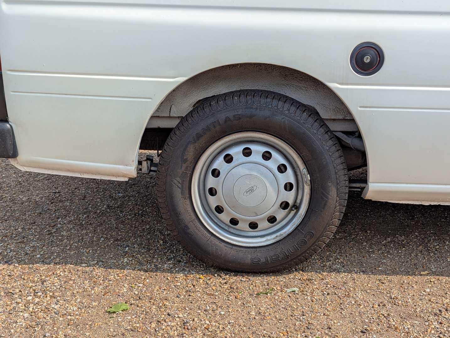 <p>2000 FORD ESCORT 55 D VAN</p>