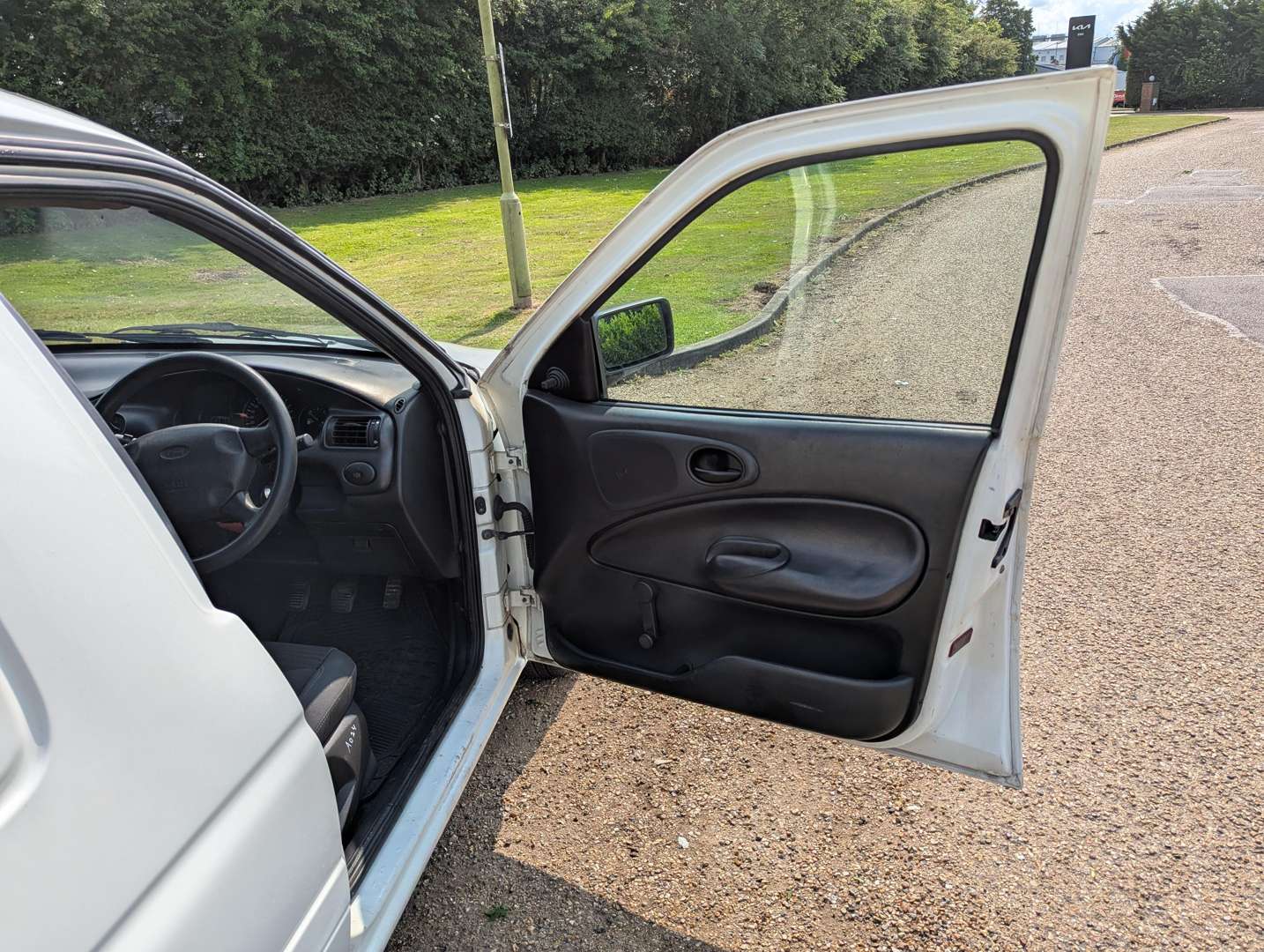 <p>2000 FORD ESCORT 55 D VAN</p>