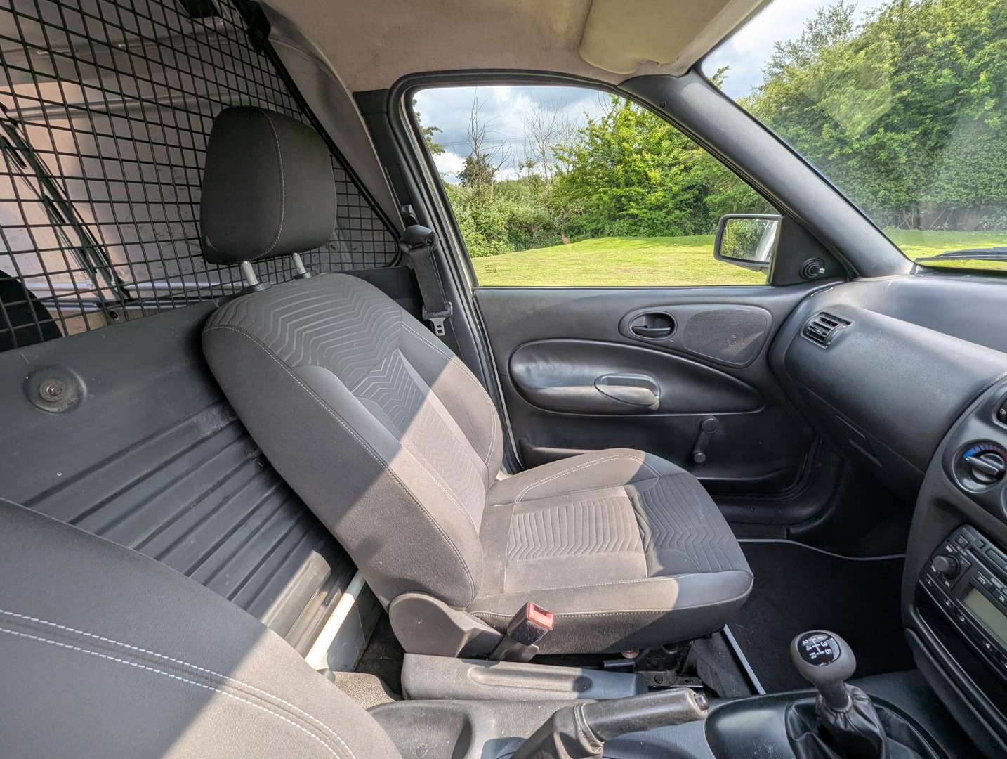 <p>2000 FORD ESCORT 55 D VAN</p>