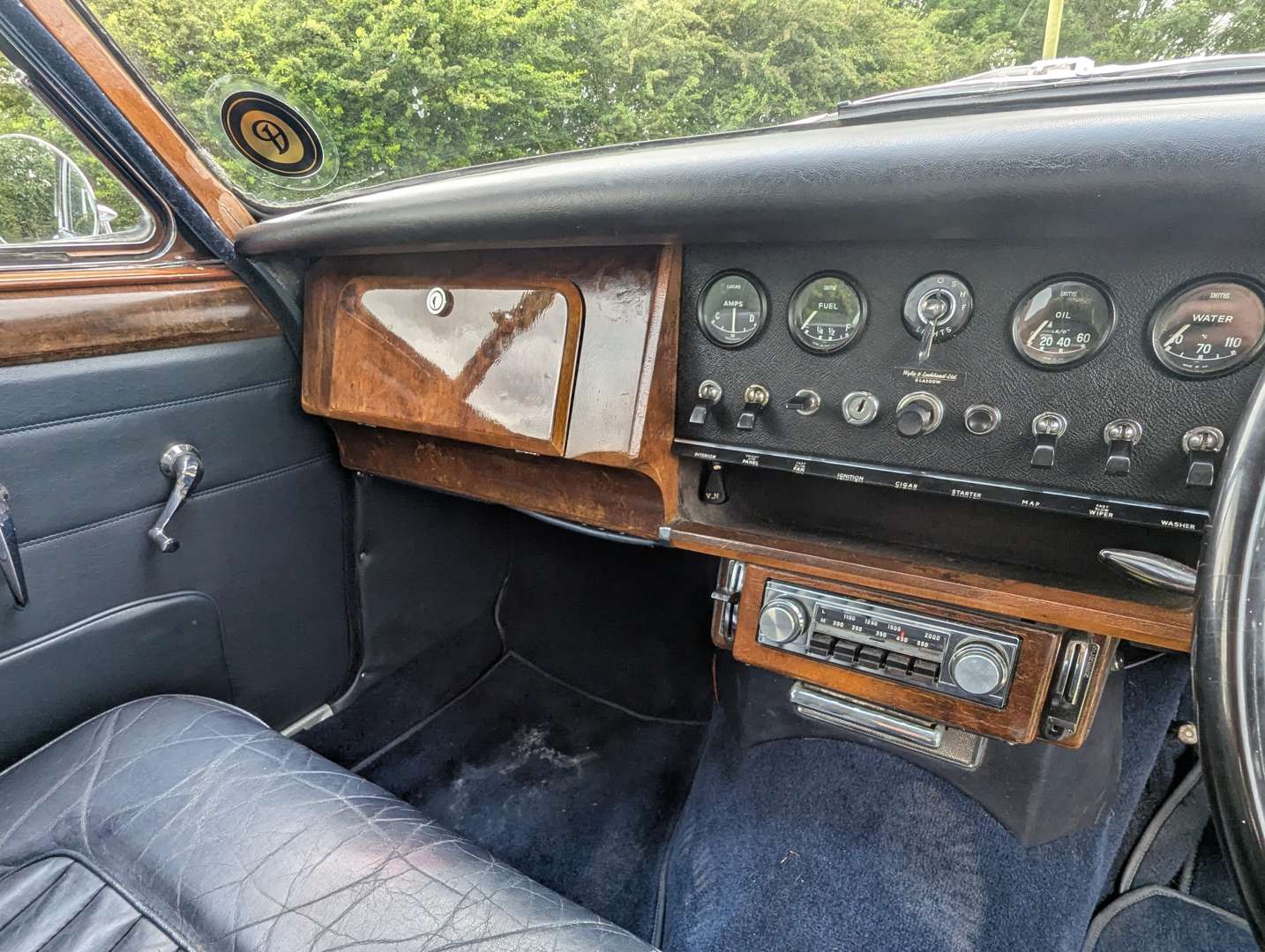 <p>1964 DAIMLER V8 250 AUTO</p>