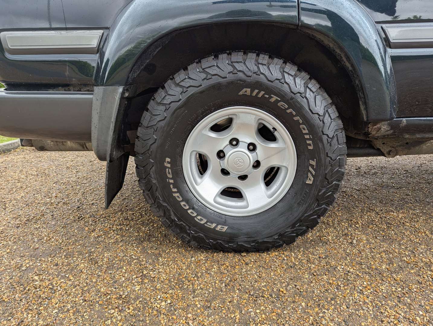 <p>1995 TOYOTA LAND CRUISER 80 VX AUTO</p>