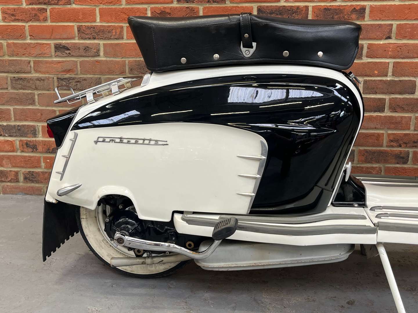 <p>1964 LAMBRETTA LI150 SPECIAL</p>