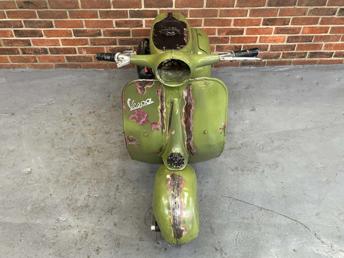 <p>1961 VESPA DOUGLAS 152 L2 125CC</p>