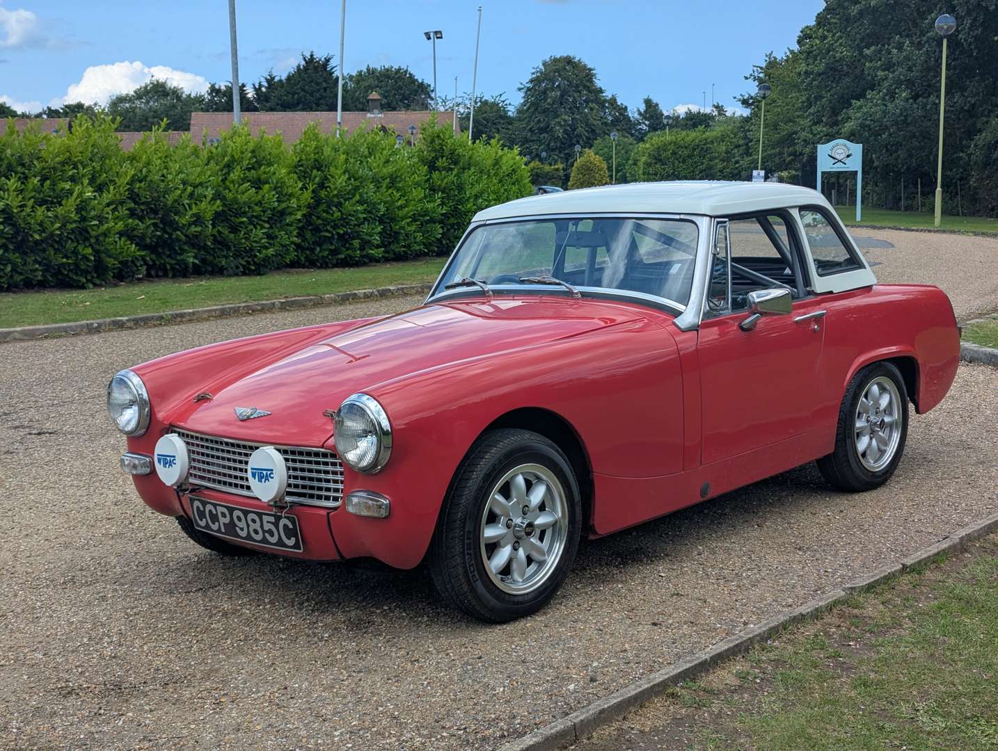 <p>1965 AUSTIN HEALEY SPRITE</p>