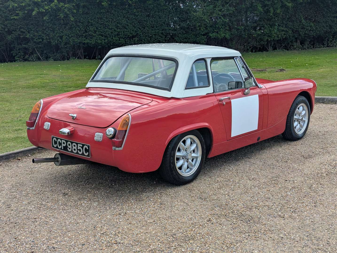 <p>1965 AUSTIN HEALEY SPRITE</p>