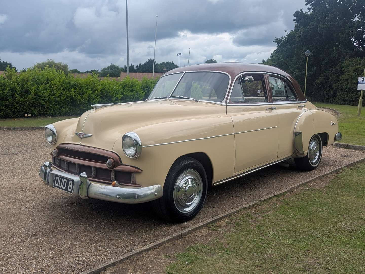 <p>1949 CHEVROLET STYLELINE RHD</p>