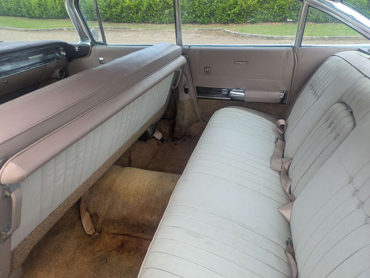 <p>1960 CADILLAC SERIES 62 LHD</p>