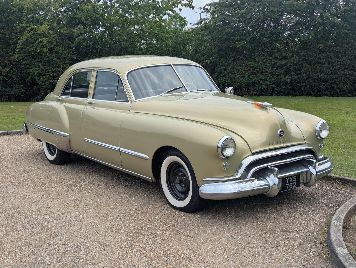 <p>1948 OLDSMOBILE 98</p>