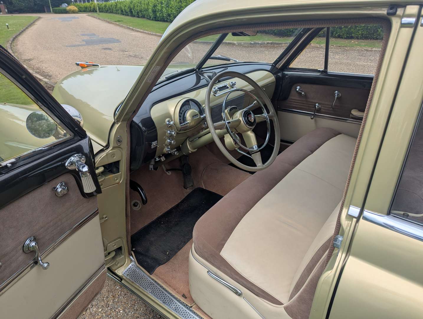 <p>1948 OLDSMOBILE 98</p>