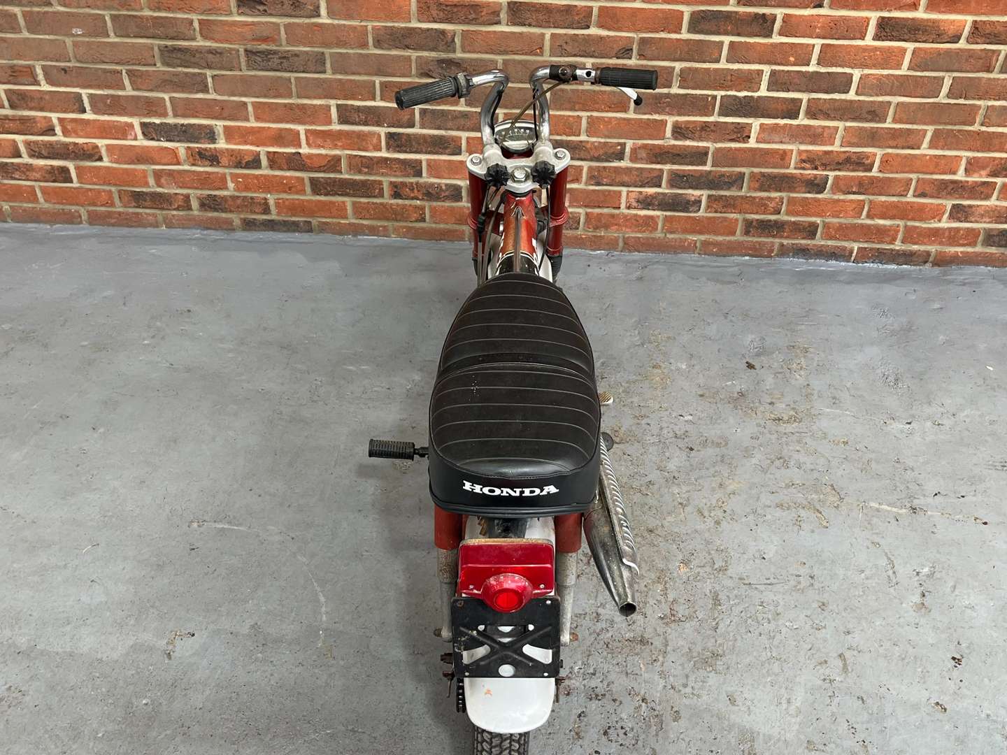 <p>HONDA 70</p>