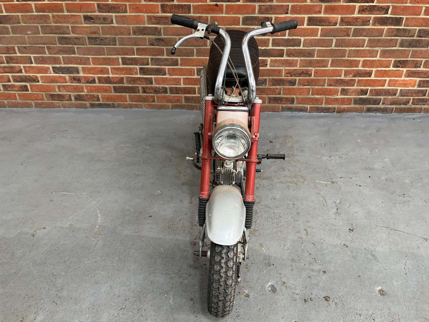 <p>HONDA 70</p>