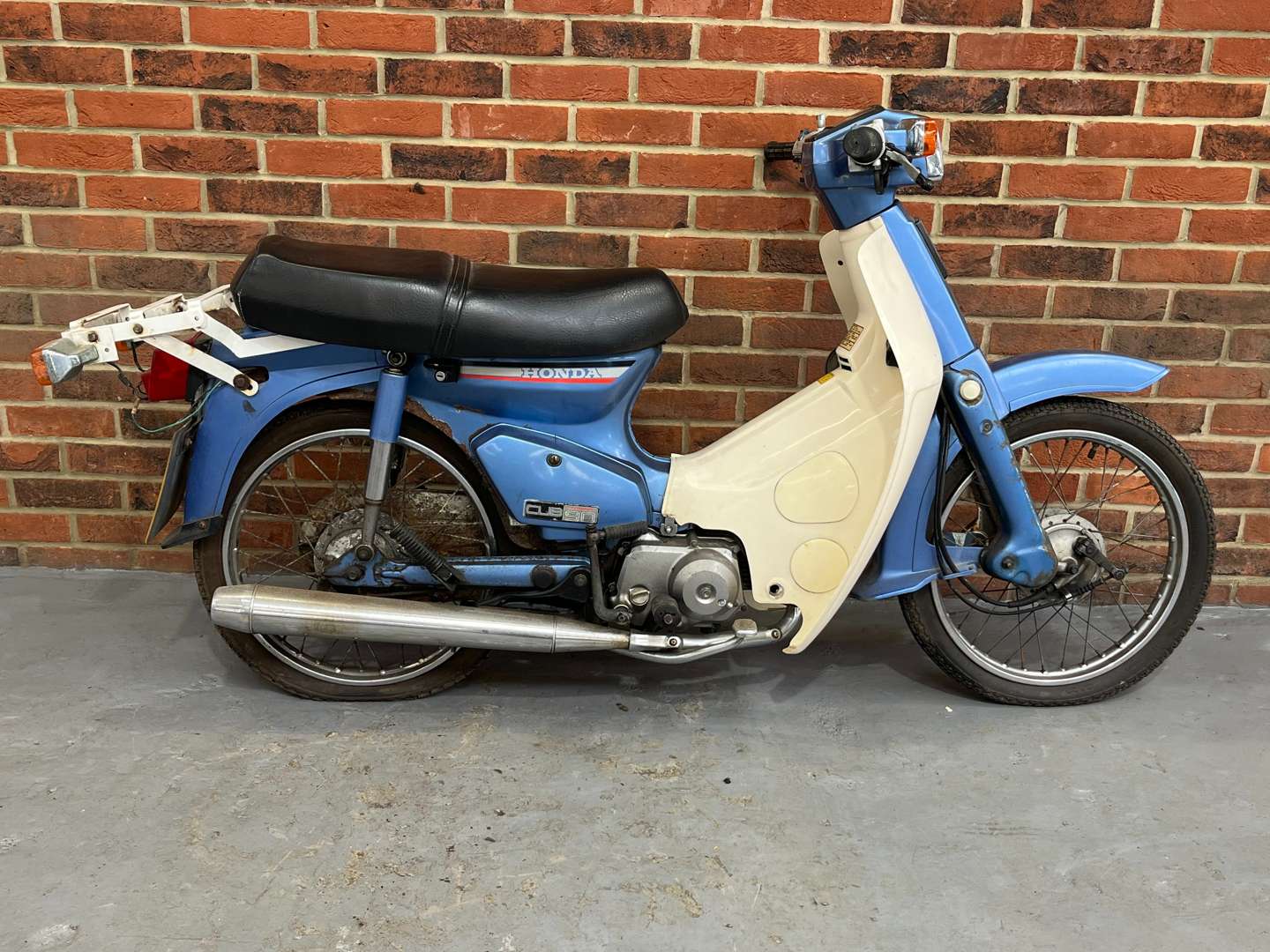 <p>1984 HONDA C 90 E</p>