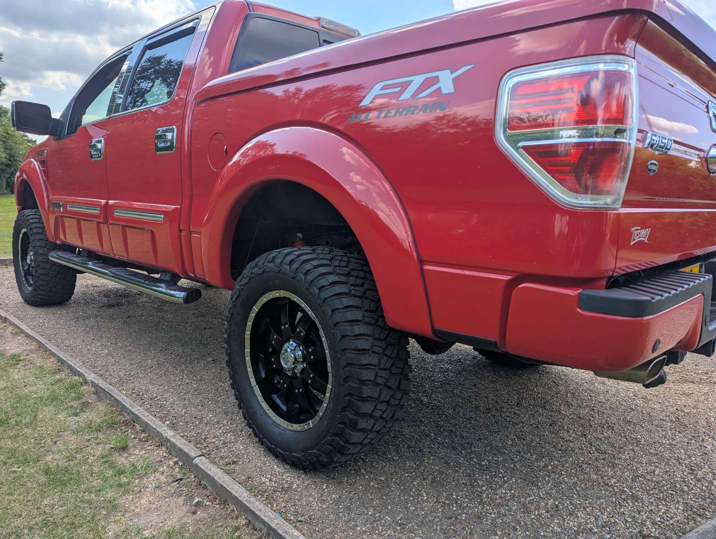 <p>2010 FORD F150 5.4 V8 PICK-UP LHD</p>