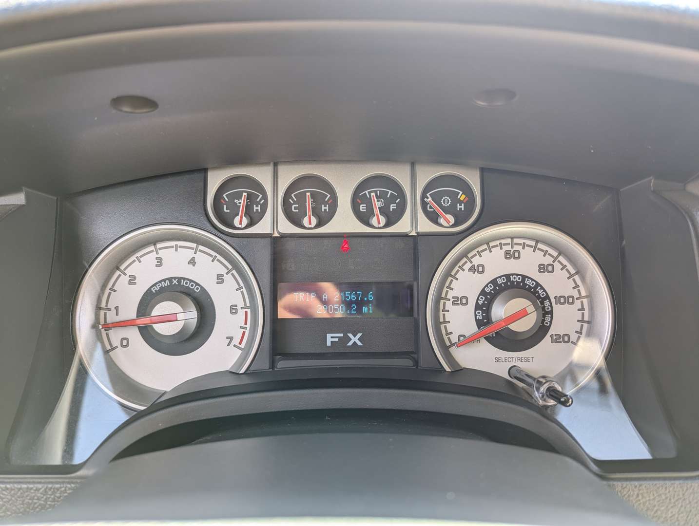 <p>2010 FORD F150 5.4 V8 PICK-UP LHD</p>