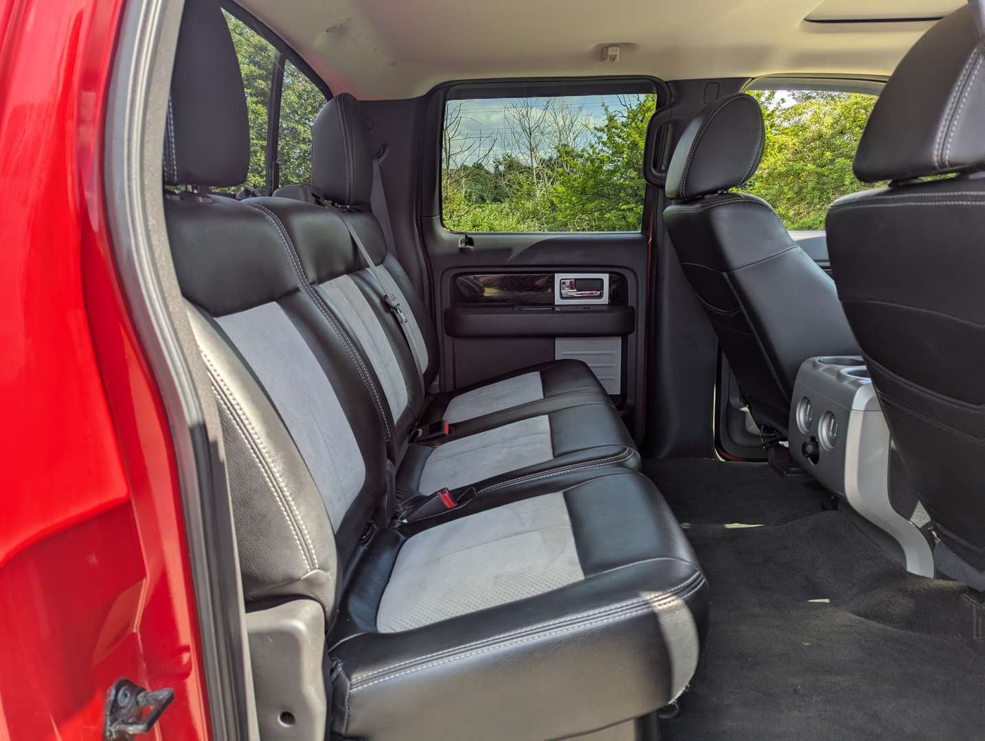 <p>2010 FORD F150 5.4 V8 PICK-UP LHD</p>