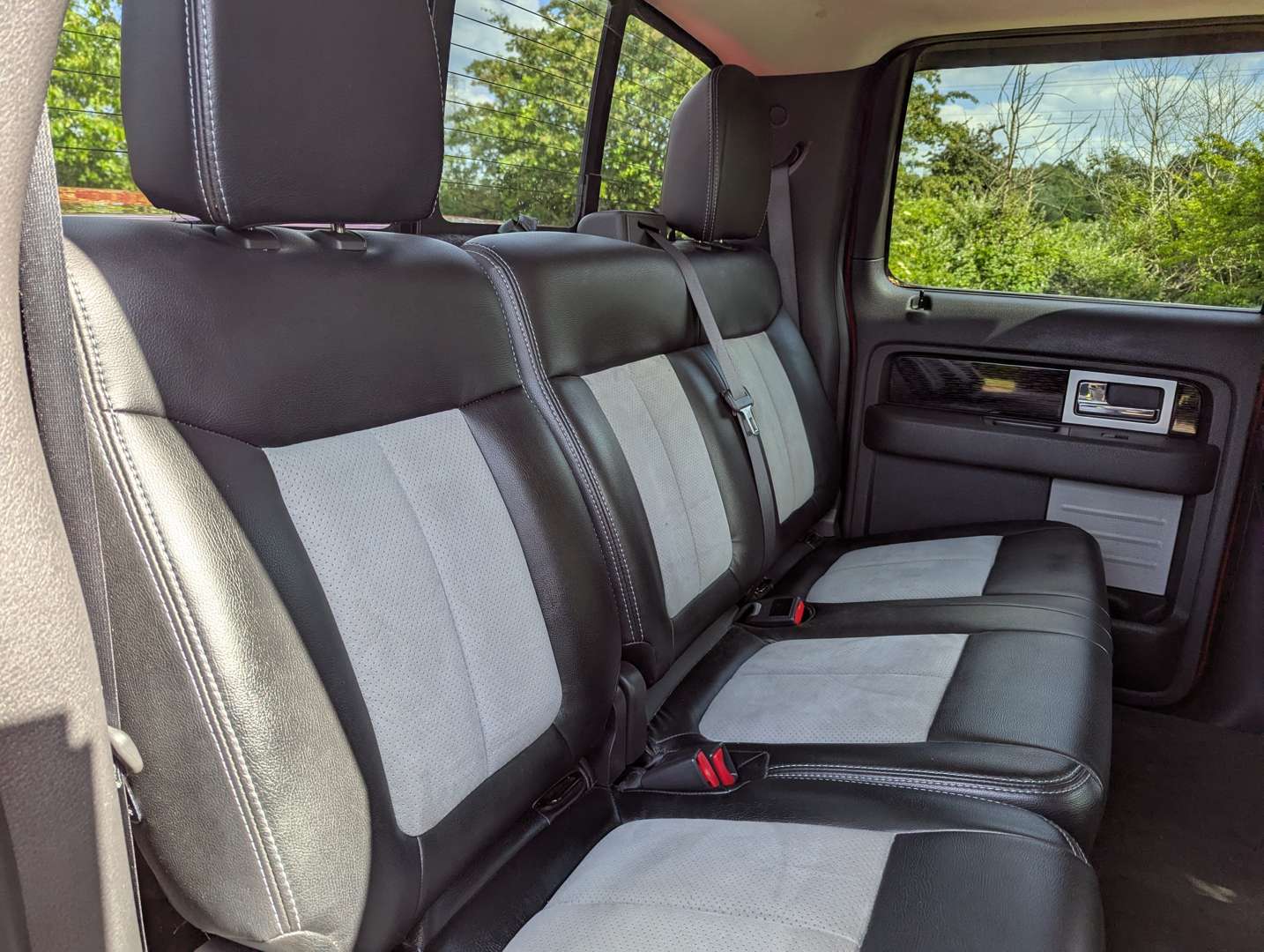 <p>2010 FORD F150 5.4 V8 PICK-UP LHD</p>