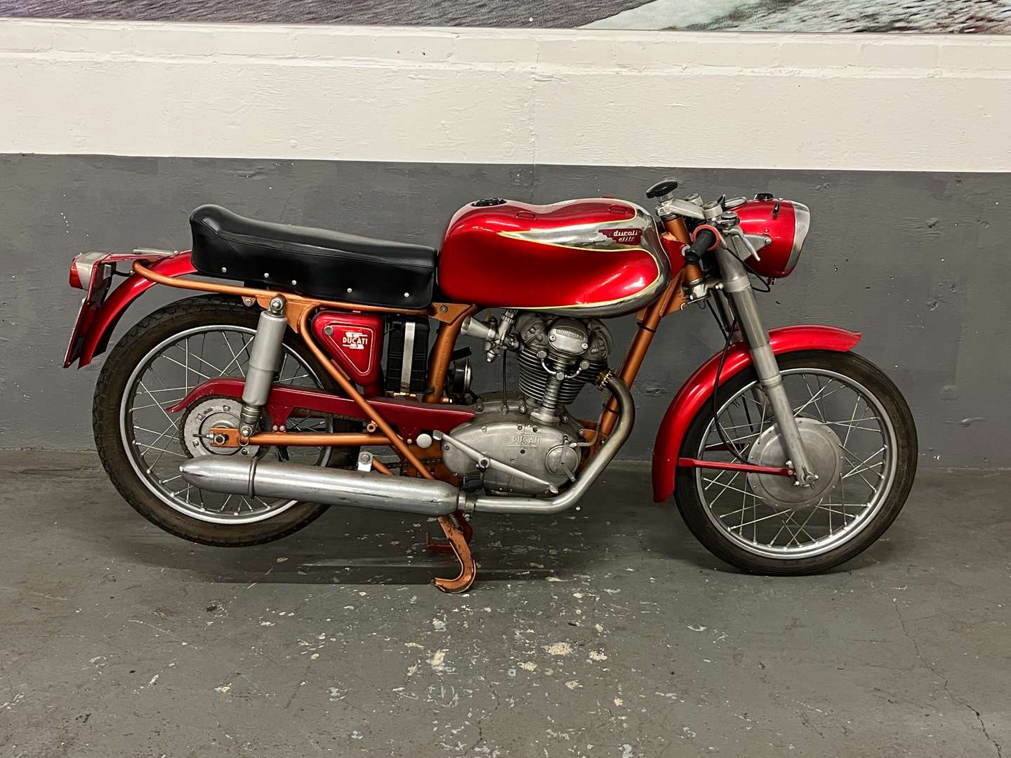 <p>1960 DUCATI ELITE 200CC</p>