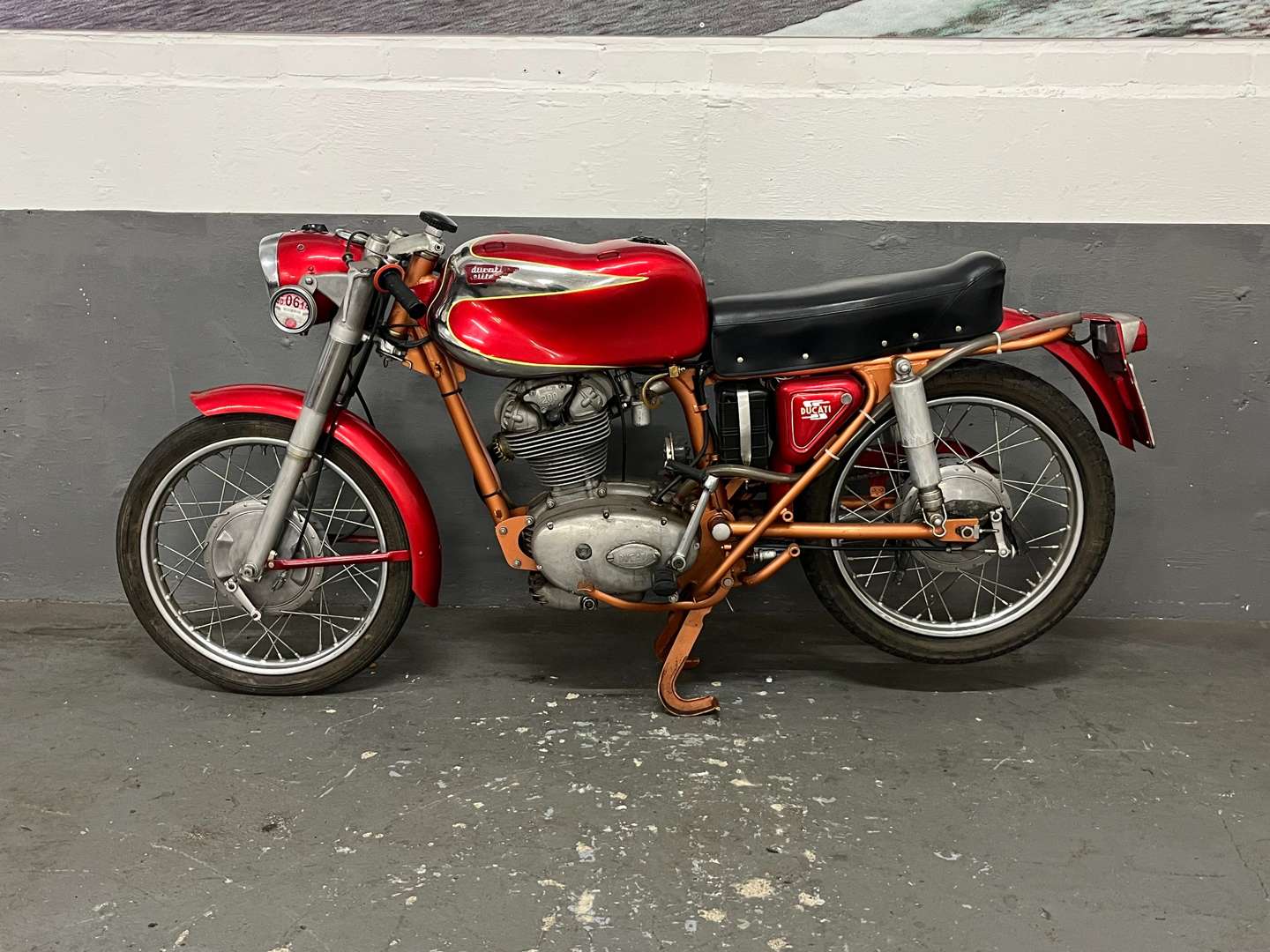 <p>1960 DUCATI ELITE 200CC</p>