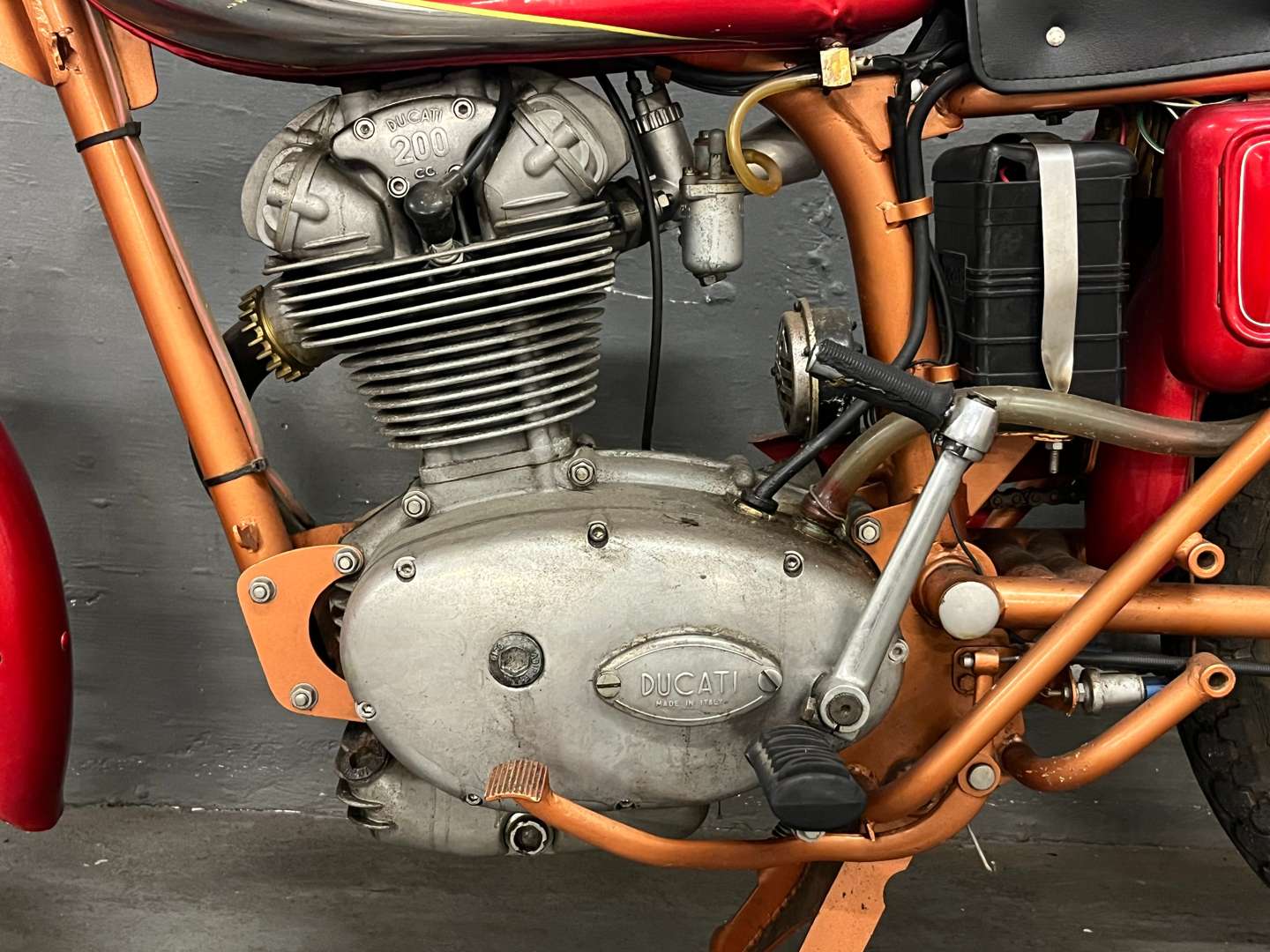 <p>1960 DUCATI ELITE 200CC</p>