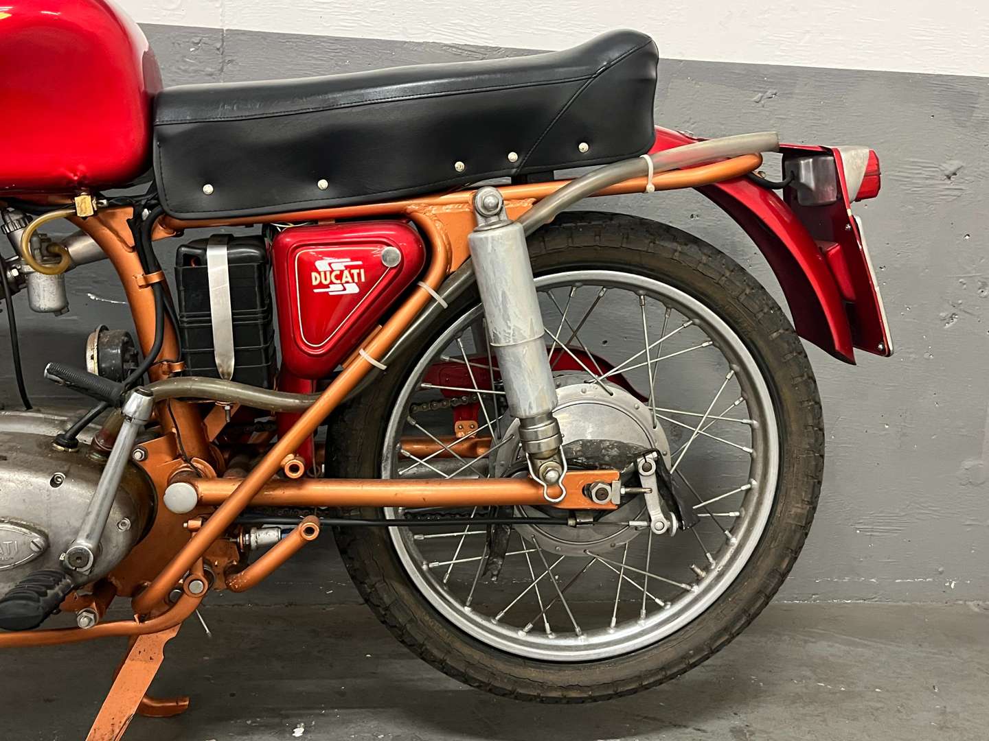 <p>1960 DUCATI ELITE 200CC</p>