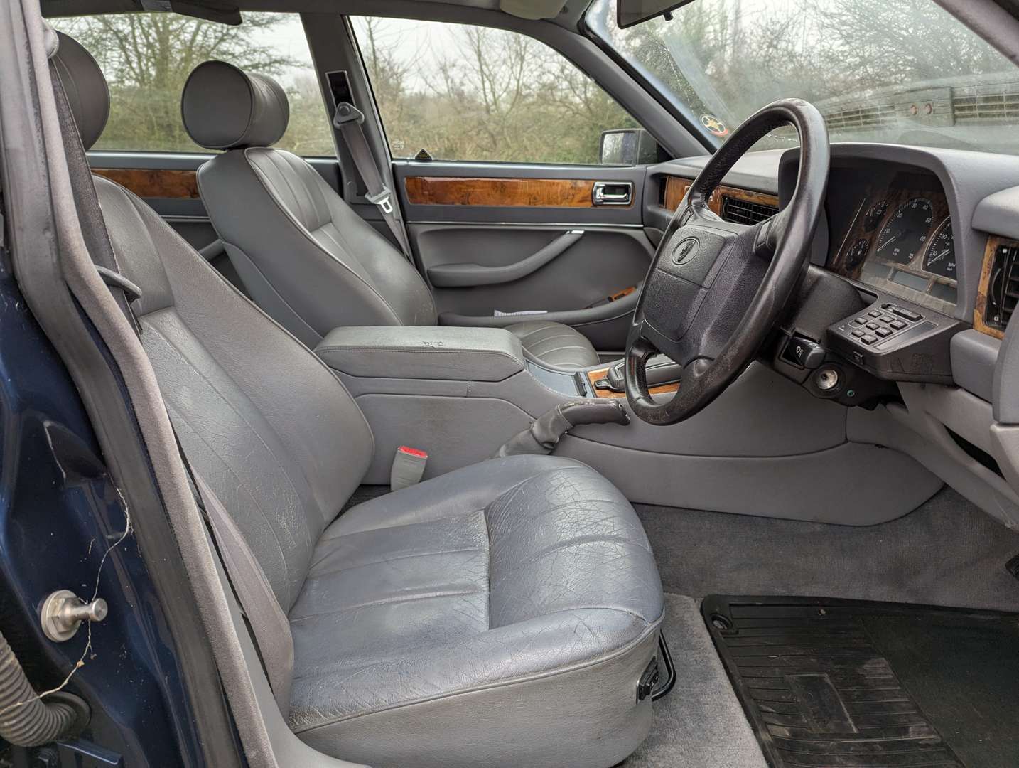 <p>1994 JAGUAR&nbsp;XJ6 GOLD 3.2 AUTO</p>