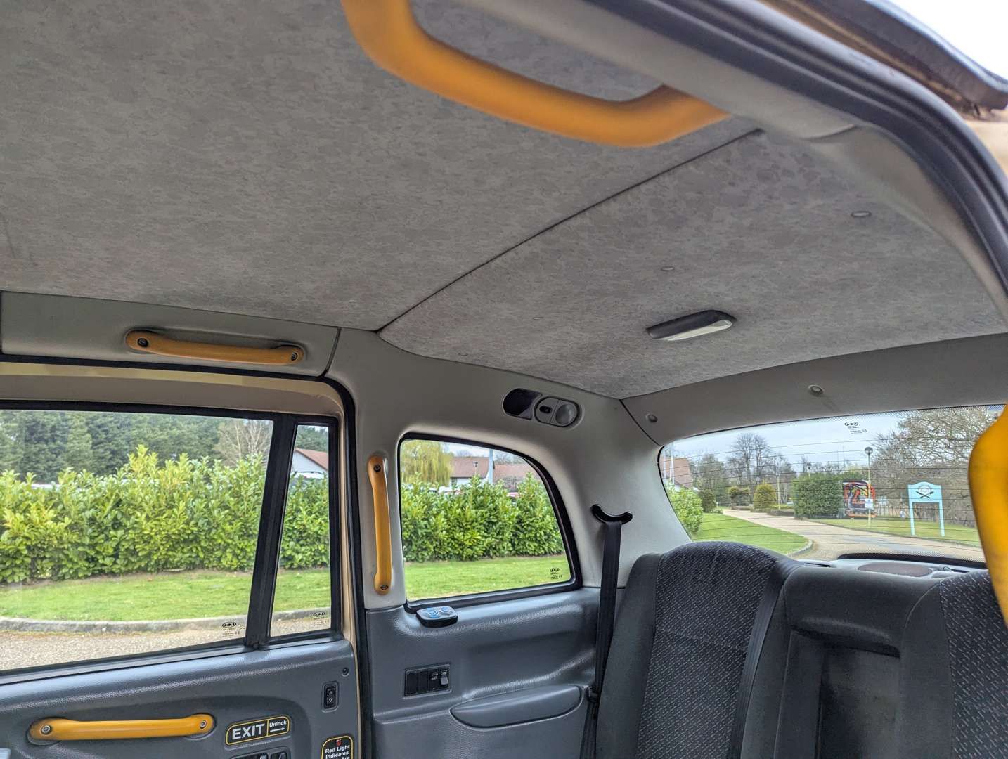 <p>2002 LONDON TAXIS INT TXII SILVER AUTO</p>