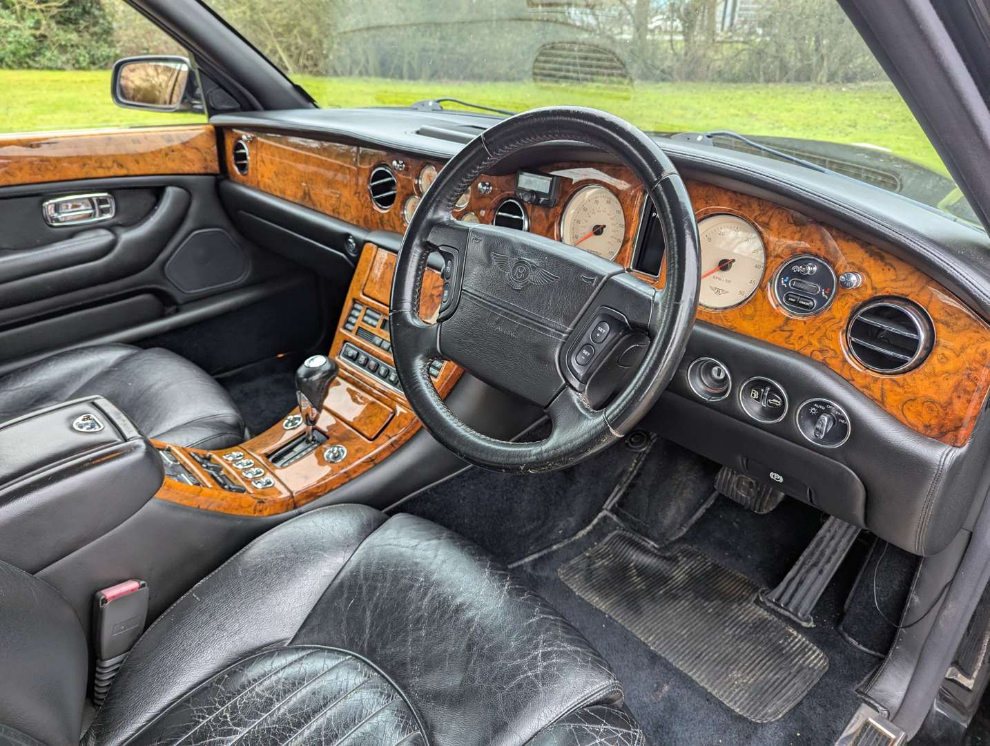<p>2001 BENTLEY ARNAGE RED LABEL</p>
